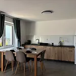 Zielone Wzgorze Pod Turbaczem 아파트 *